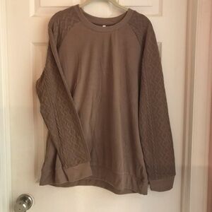 Gorgeous NWOT cable-knit-detail sweater. XL
